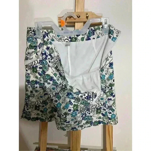 Liz Golf Women’s Floral Skort w/side Zip Hook Eye Closure, has pockets Size 14 - Picture 6 of 9